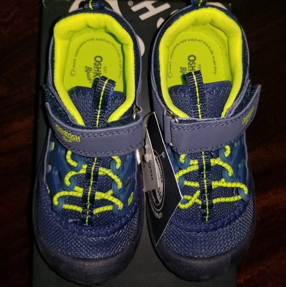 Oshkosh Boys Sandals - Picture 4 of 4